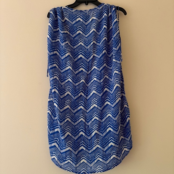 J.Crew Women’s Sleeveless Chevron Print Blouse Blue White Size L - Picture 2 of 3